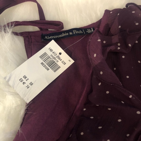 Deep V neck shirt 👚 - Picture 2 of 3